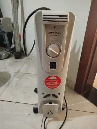 Aquecedor Elétrico Britânia 1500W - Ótimo estado!