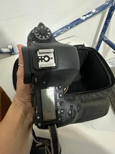 Canon EOS 6D | Câmera DSLR Full Frame | Somente Corpo