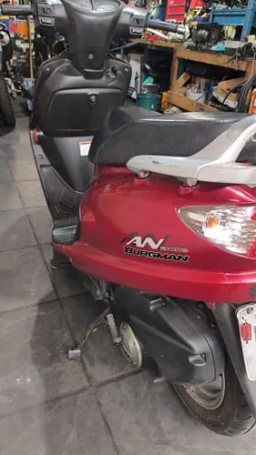 Vendo burgman 125  com manutenção em dia
