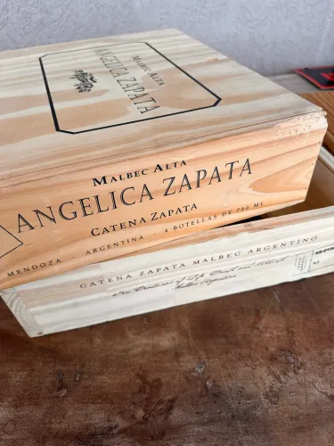 Caixa de vinho de madeira - decoração