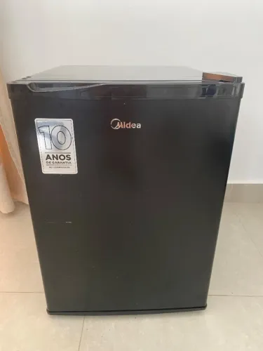 Frigobar Preto 67 Litros Midea