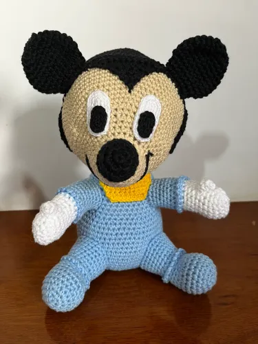PRONTA ENTREGA Mickey Baby em Crochê Amigurumi Pelúcia Boneco Disney