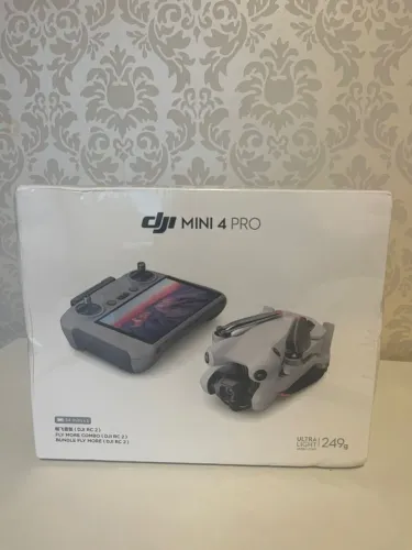 DJI MINI 4 PRO FLY MORE COMBO PLUS - Drone Novo/Lacrado com Tela Câmera 4K 3 baterias