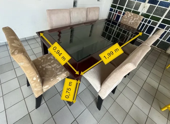 Mesa de Jantar 8 Lugares com Tampo de Vidro + 8 Cadeiras - Excelente Estado