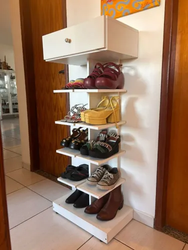 Sapateira com gaveta, moderna e funcional