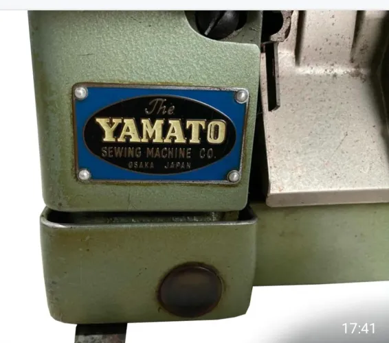 Máquina Overloque industrial Yamato 