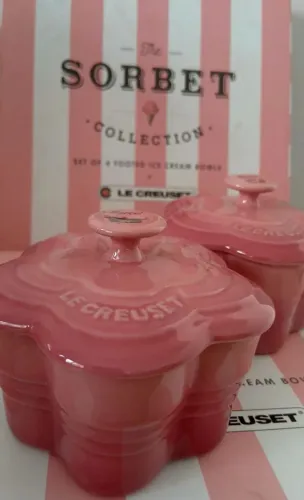 Petit Merci Amour Ramekins Flowers Rosa Quartz Le Creuset