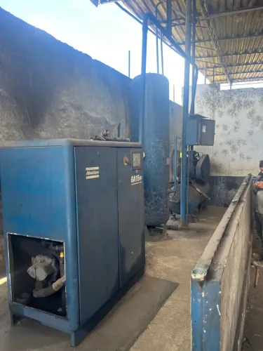 Compressor de Ar Industrial Atlas Copco GA15 FF com Reservatório - Ótimo Estado!