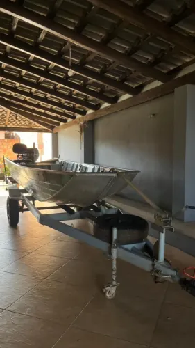 Barco de pesca completo