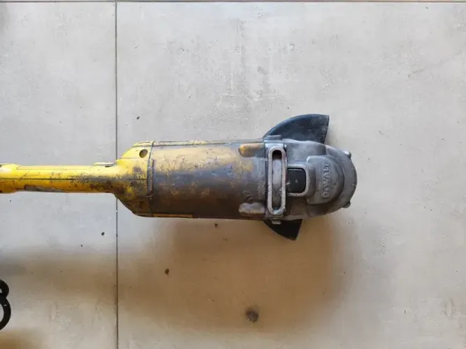 Esmerilhadeira Angular de 7 Pol. 220V DEWALT