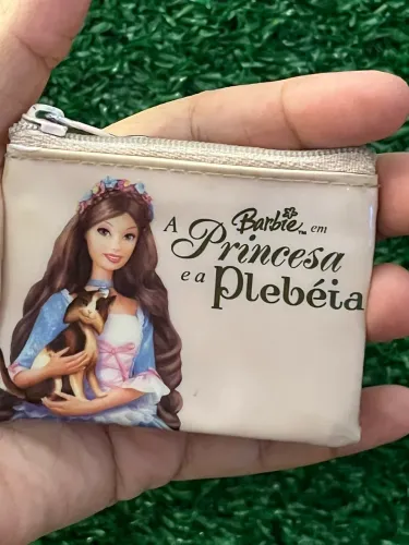 Porta níquel Erika - Barbie a Princesa e a Plebeia