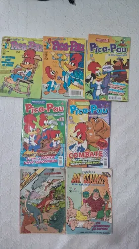 Coleção 5 gibis pica pau e 2 familia dinossauros