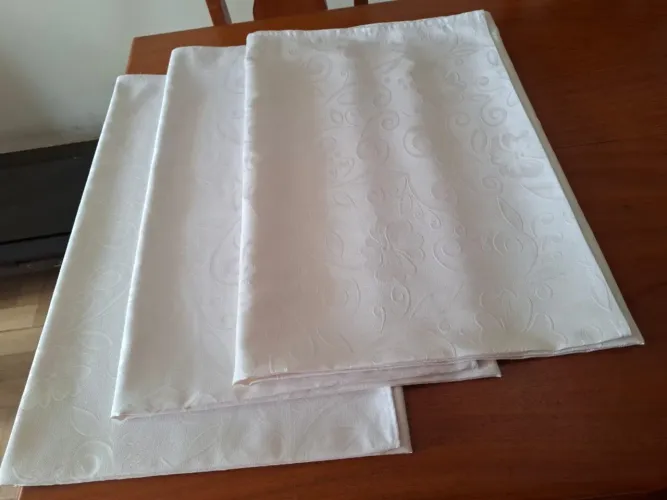 15 Toalhas brancas tecido jacquard 4 lugares