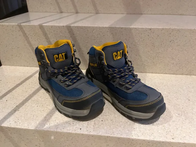 Bota Caterpillar CAT N:36 - Azul e Amarela