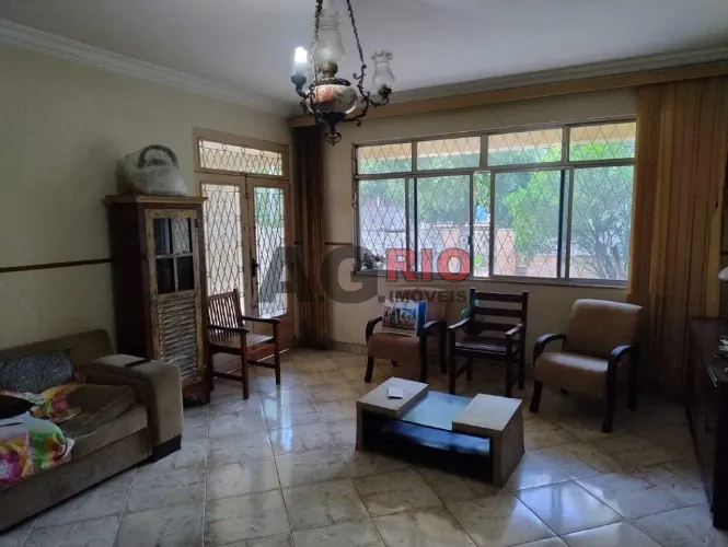 CASA NO CONDOMÍNIO NOVA VALQUEIRE À VENDA COM 3 QUARTOS