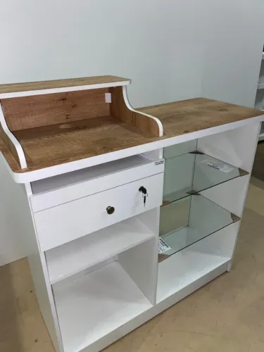 Balcão Caixa com Vitrine Amadeirado