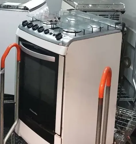 Fogão Electrolux com design moderno e funcional