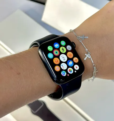 Apple Watch Series 6 44MM 76% saúde da bateria Space gray aluminium