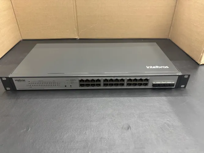 Switch rede 24 portas 10/100/1000 mbps Intelbras SG 2404 POE L2+
