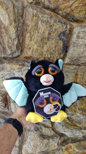 Pelúcia feisty monstrinho