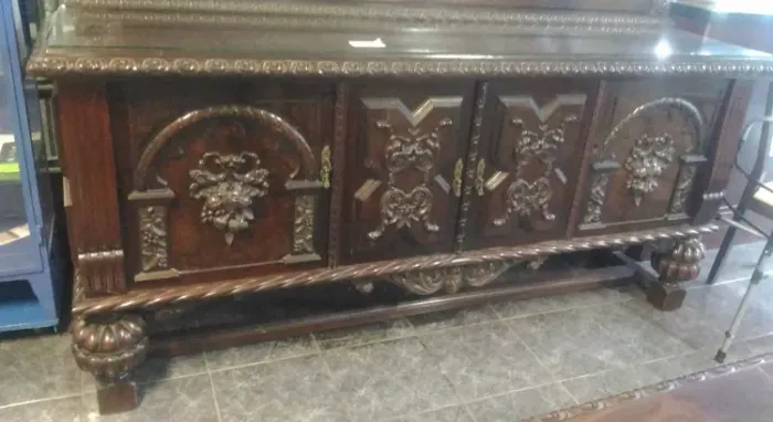 Sala de Jantar Colonial - Buffet, Mesa e 6 cadeiras 