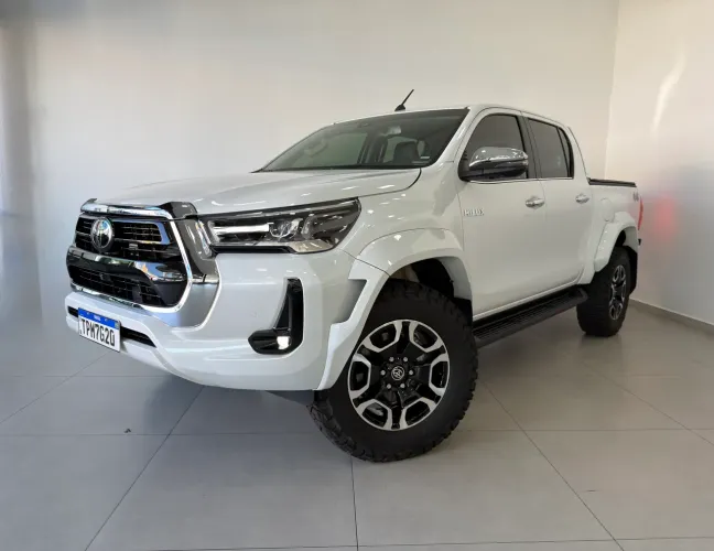 Toyota Hilux CD SRX Plus 4X4 2.8 TDI Die. Aut. 2025