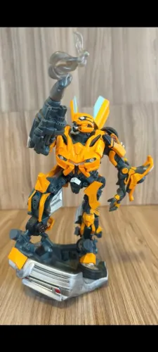 Miniatura Bumblebee Hasbro 24cm - colecionador 