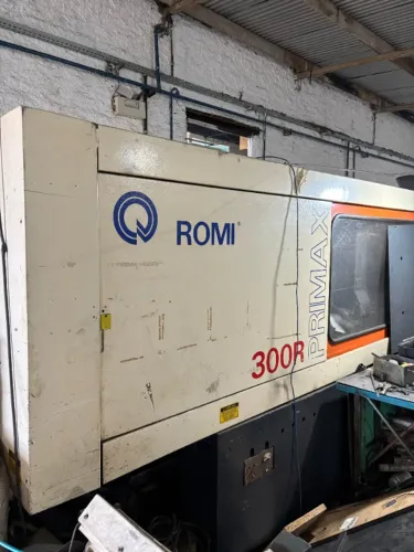  Injetora Plástico Romi 300 Ton