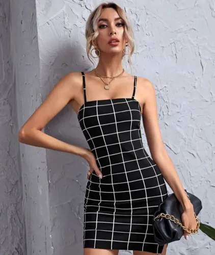 Vestido Mini Quadrado Elegante