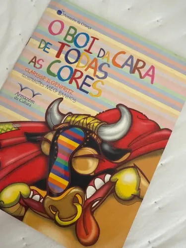 O boi da cara de todas as cores - Livro