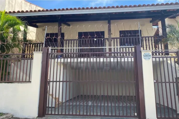 CASA PARA LOCAÇÃO COM 3 DORMITÓRIOS, 01 SUÍTE POR R$4.500,00 - JARDIM MARISTELA - ATIBAIA/
