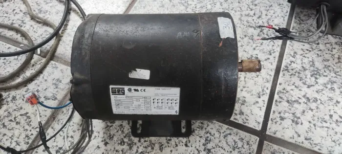 Motor Weg 3/4 CV trifásico
