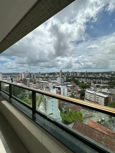 Apartamento com Varanda