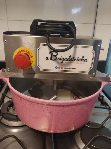Panela Mechedora A Brigadeirinha Rosa