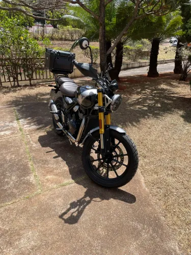 MOTO TRIUMPH SCRAMBLER 400 x