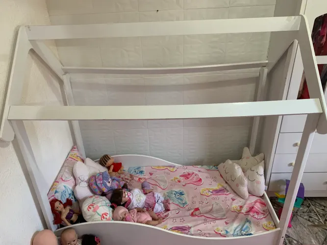 Cama infantil montissoriana com colchão de 1 metro e meio
