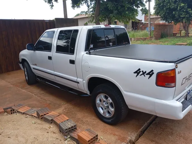 Chevrolet S10 Blazer DLX 2.8 4X4 TB Interc. Diesel 2000