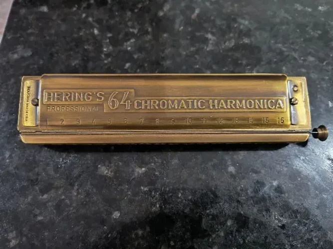 Gaita Cromática Hering 64 Vozes - Ouro Envelhecido + Estojo Original - Estudo proposta.