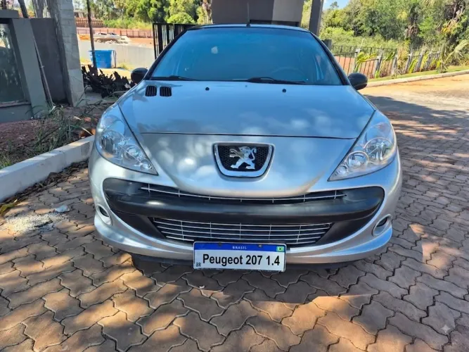 Peugeot 207 XR 1.4 Flex 8V 5P 2011