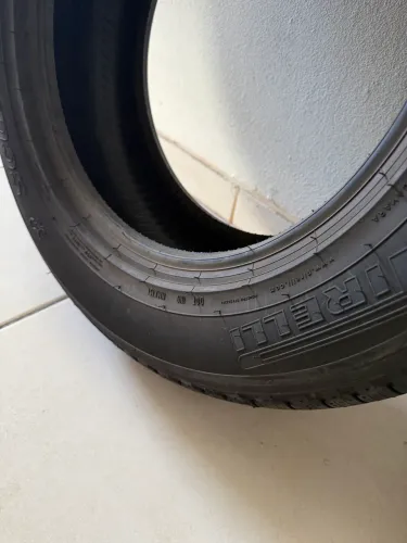 Pneus Pirelli 205/60 aro 16 novos!