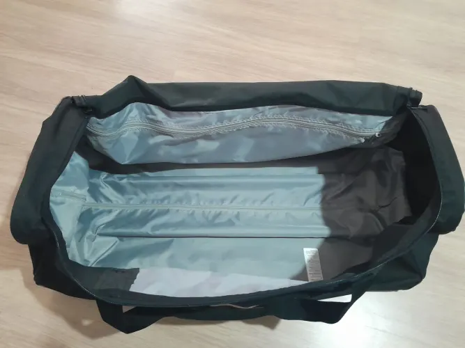 Mala de viagem com rodinhas ideal para quem faz compras