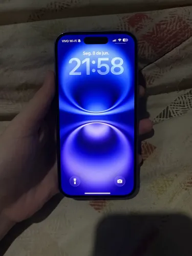 iPhone 16 