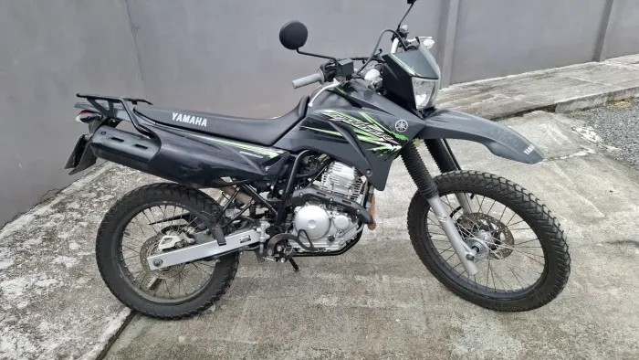 Vendo lander 250 em ótimo estado.