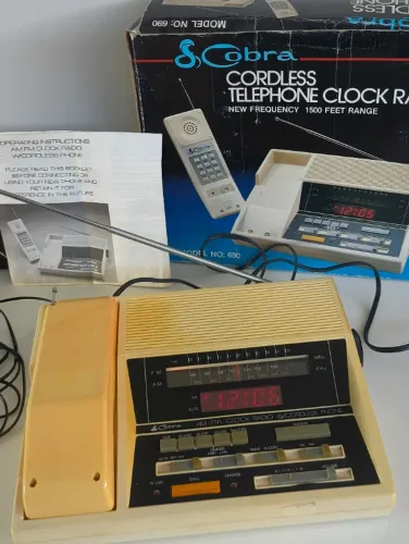 Rádio Relógio AM/FM com Telefone Sem Fio Cobra Modelo 690 ( na caixa manual funcionando)