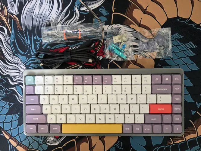 Teclado Mecânico Sem Fio NuPhy Air75 Low Profile - RGB / Bluetooth / 2.4G