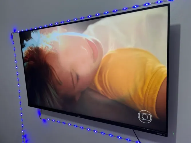 Smart TV 43" AOC Roku Full HD - Estado de Nova (1 ano de uso!)