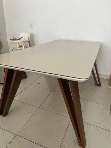 Mesa de jantar seis lugares 180cm