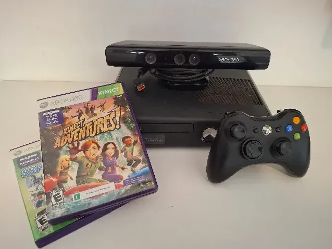 Xbox 360 Slim 4GB (Corona/Waitsburg) + Kinect + Controle original + Jogos