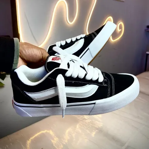 Vans Knu