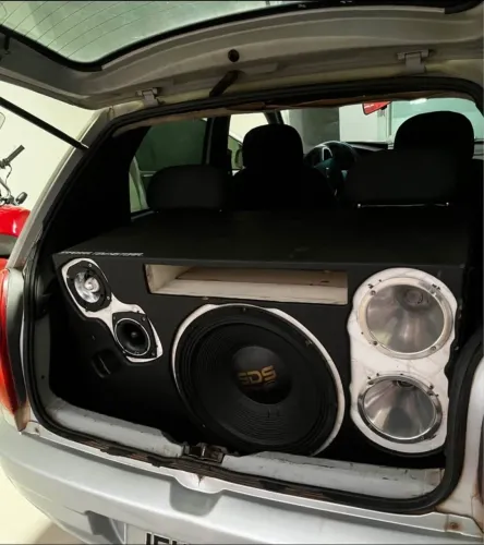 Caixa de som automotivo leia a descrição ?